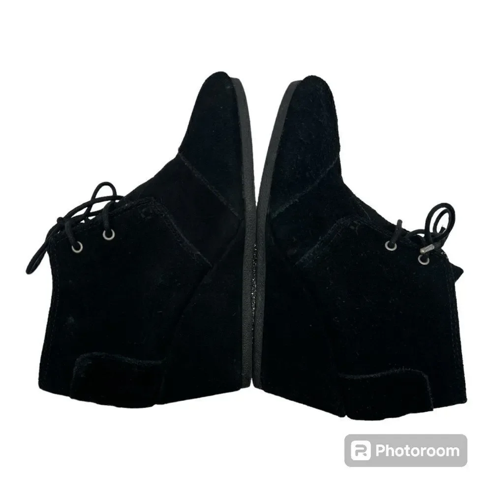 Tom’s black microsuede wedge ankle bootie size 8